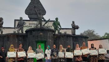 TAMAN PINTAR RAIH PENGHARGAAN PENGGUNAAN BAHASA DI RUANG PUBLIK